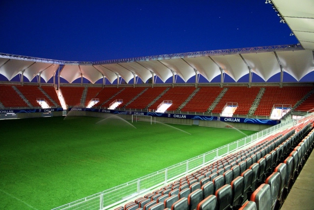 Estadio Bicentenario Nelson Oyarzún Arenas de Chillán / Judson & Olivos Arquitectos - Estadio Olímpico