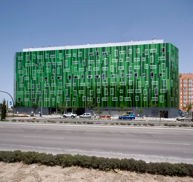 Edificio de viviendas / SOMOS Arquitectos - Apartamentos