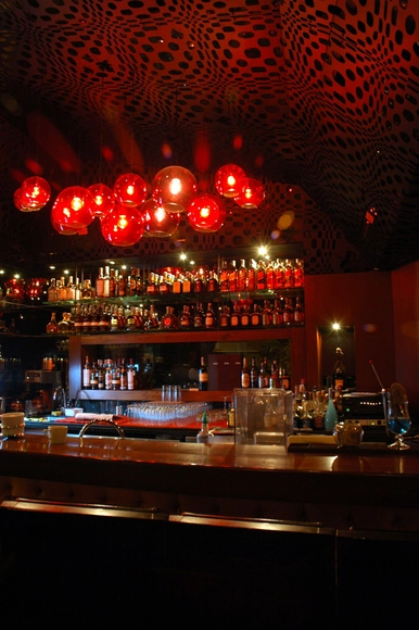 Bar Astrid y Gastón / Manuel Villa + Paula Castro - Bar