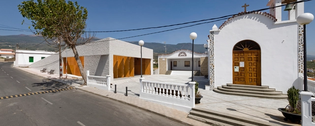 Centro Comunitario La Cisnera / gpy arquitectos - Centro Cultural