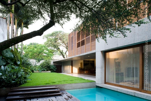 Casa Marrom / Isay Weinfeld - Casas, Patio interior, Fachada, Iluminación