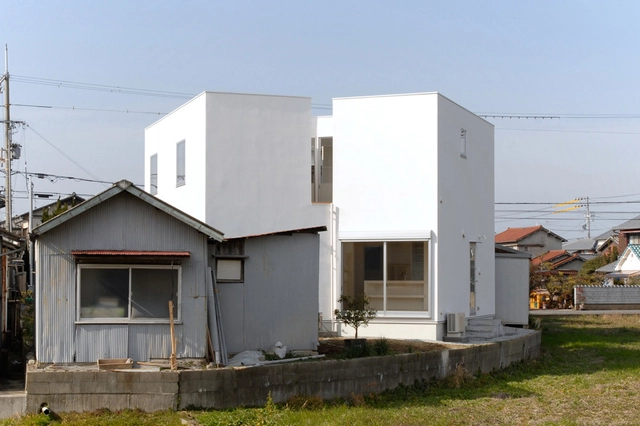 Casa Usuki / Architect Associates Tonoma - Renovación, Fachada, Puerta