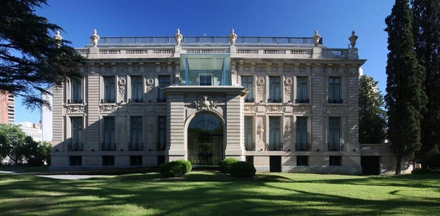 Museo Superior de Bellas Artes Evita - Palacio Ferreyra / GGMPU Arquitectos  - Museo, Jardín, Puerta, Fachada, Pilares, Arco