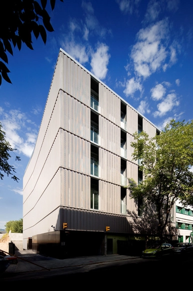 Edificio de Oficinas Alfonso Gomez / PPST Arquitectura - Edificio De Oficinas, Fachada