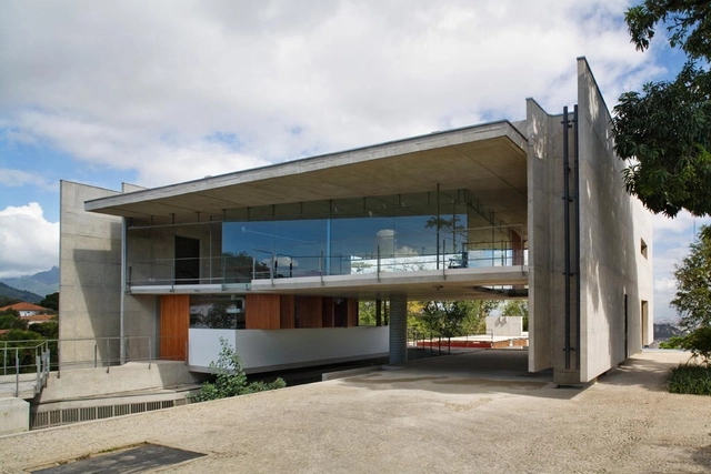 Casa en Santa Teresa / SPBR Arquitetos - Casas, Fachada