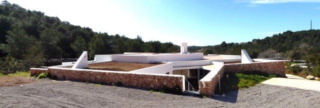 Centro Cívico en Sant Mateu d’Aubarca / Inès Vidal Farré - Centro Comunitario, Jardín, Fachada