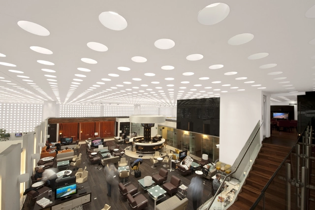 Salón de última espera terminal, Aeropuerto Internacional de la Ciudad de México / SPACE - Area De Descanso, Fachada, Mesas, Iluminación, Sillas