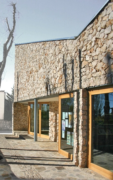 Centro Cultural en El Olivar / Silvia Babsky Nadel, Ramón Valls Navascues - Centro Cultural, Fachada, Puerta, Arco