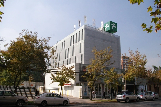 Nueva Casa Matriz PC Factory / Ivan Rodríguez Pezoa - Showroom, Fachada