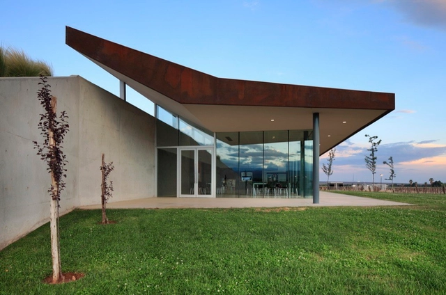 Bodega Navarro Correas / aft Arquitectos - Bodega, Fachada, Puerta