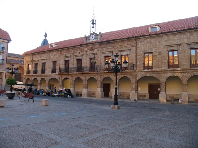 Reforma De La Casa Consistorial De Benavente / Jose Juan Barba - Renovación, Patio interior, Fachada, Arcada, Arco