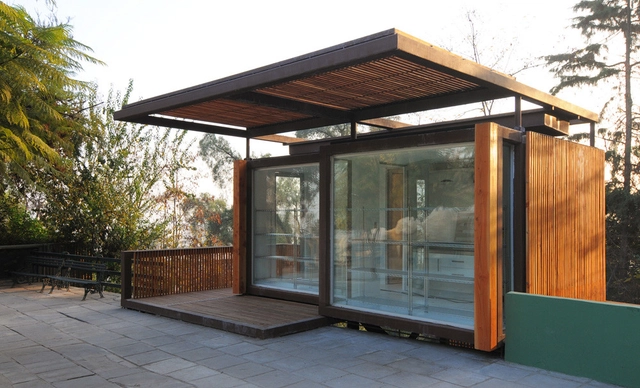 Sala de Crianza Zoológico Nacional / Carreño Sartori Arquitectos - Guardería Animal, Terraza, Fachada, Puerta, Fijación Vigas