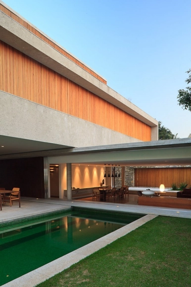 Casa 6 / Marcio Kogan - Casas, Patio interior, Fachada