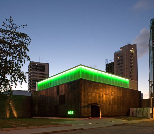 Club NOX / METRO ARQUITETURA e Juliano Dubeux - Discoteca, Fachada, Puerta