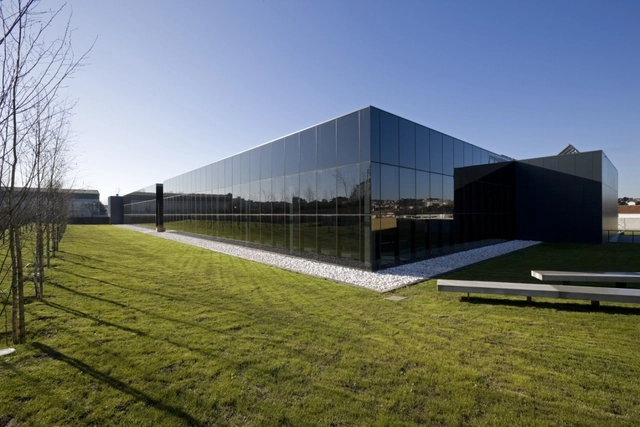 Piscinas Riberão / Pitagoras Arquitectos - Piscina, Jardín, Fachada