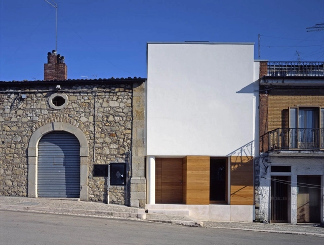Dos Casas en Orsara / Raimondo Guidacci - Casas, Puerta, Fachada, Arco