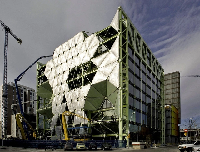 Media-TIC / Cloud 9 - Edificios Institucionales, Fachada
