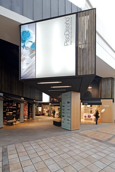 Piso Diseño Parque Arauco / Nicolás Lipthay - Kit Corp - Tienda, Fachada