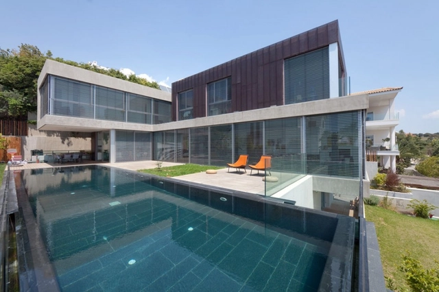 Casa en Voula / Spacelab Arquitectura - Casas, Patio interior, Fachada