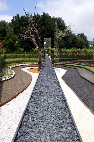 Dark Rift / PPil + Oglo  - Paisaje Y Arquitectura, Jardín