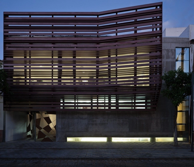 Centro Municipal de Servicios Sociales / Antonio Blanco Montero - Edificios Municipales, Fachada