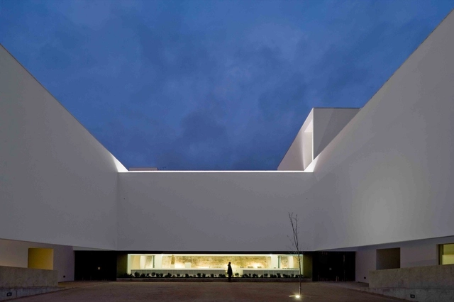 Iglesia de San Antonio y Centro Social de San Bartolomeo / JLCG Arquitectos - Iglesia, Fachada