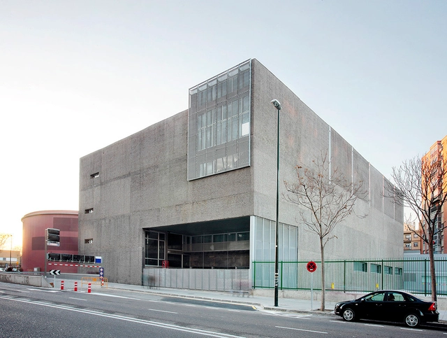 Pabellón Polideportivo y Piscina Cubierta / Alday Jover Arquitectura y Paisaje - Recreación Y Entrenamiento, Fachada