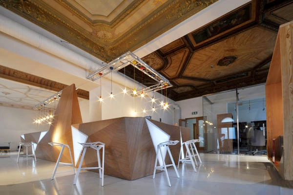 MS Café / Wunderteam - Café, Fijación Vigas, Puerta, Sillas