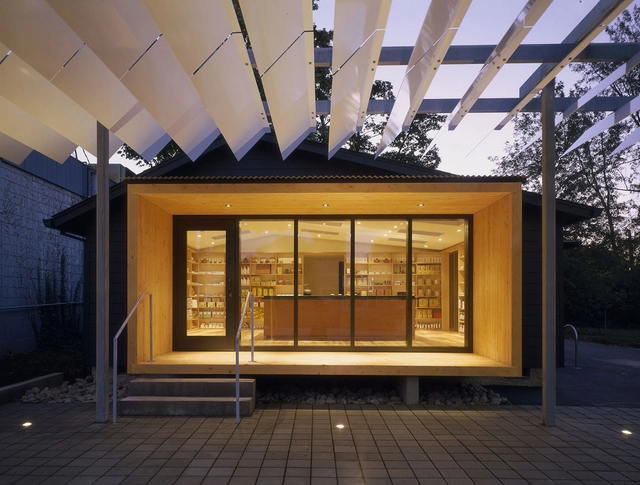 J-Tea / Atelier Waechter - Retail, Puerta, Fijación Vigas, Fachada, Arco