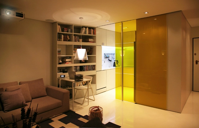 Casa Closet / Consexto - Casas, Puerta, Sillas