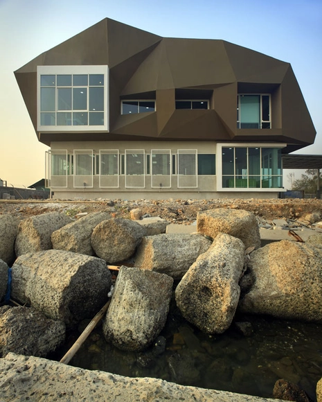 Oficina KCN / Atelier Cosmas Gozali - Edificios Institucionales, Fachada, Costa