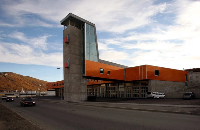 Estación de Bomberos Tromsø / Stein Halvorsen Sivilarkitekter - Estación De Bomberos, Fachada