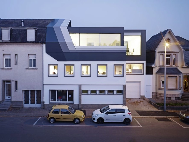 Roof Top Office Dudelange / Dagli + Atélier D’Architecture - Ampliación, Fachada, Puerta