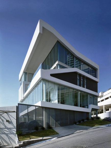 Smooth Building / Jorge Hernández de la Garza - Arquitectura De Oficinas, Fachada