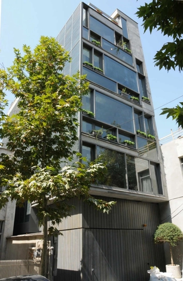 Dos Oficinas, Dos Hermanos / Arsh Design Group - Edificios Institucionales, Fachada, Puerta, Escaleras
