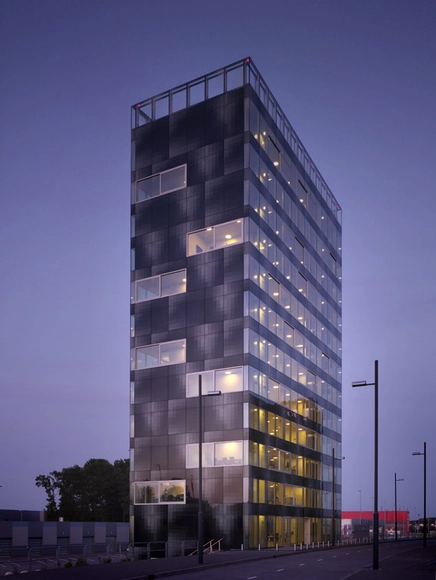 Torre V / Wiel Arets Architects - Edificio De Oficinas, Fachada, Urbano