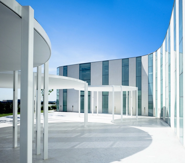 Centro de Convenciones Myrtus / Ramon Esteve - Comunidad, Fachada, Pilares
