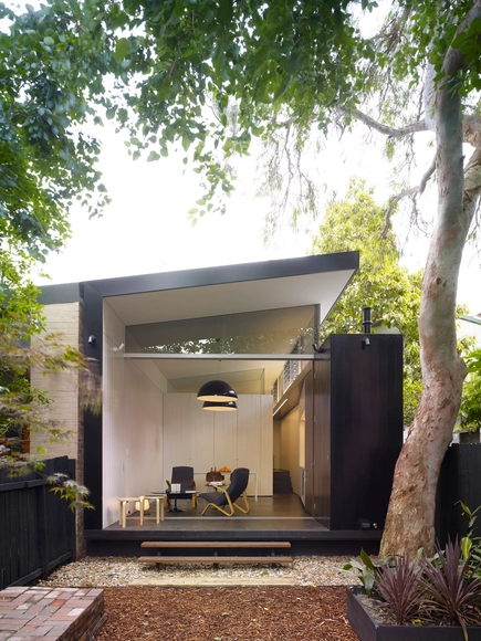Casa Haines / Christopher Polly Architect - Renovación, Jardín, Puerta, Fachada, Arco, Sillas