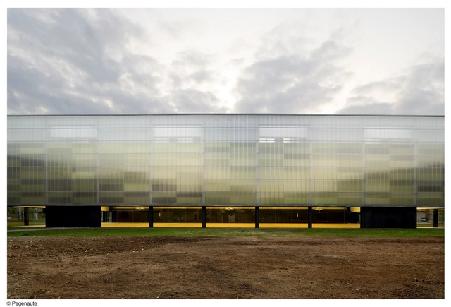 Pabellón Municipal De Deportes y Pista De Patinaje En Olot / BCQ Arquitectes - Recreación Y Entrenamiento, Fachada