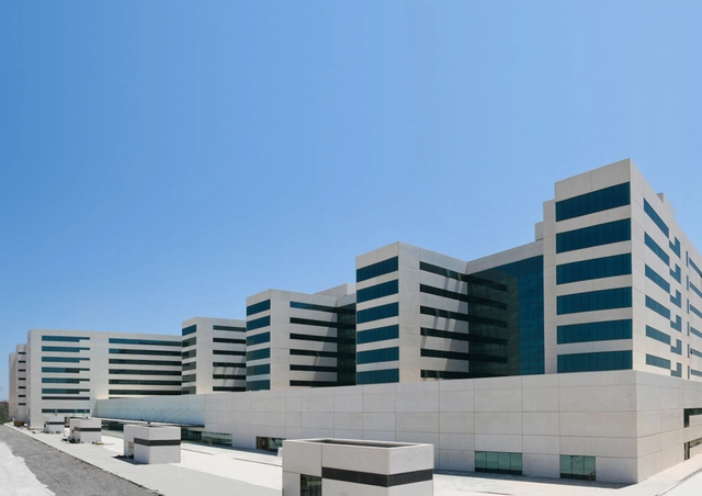 Nuevo Hospital Universitario La Fe de Valencia / Ramon Esteve, Alfonso Casares - Centro De Salud, Fachada