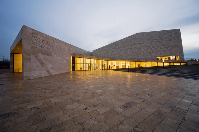 Centro Kodály / Építész Stúdió - Sala De Conciertos, Fachada