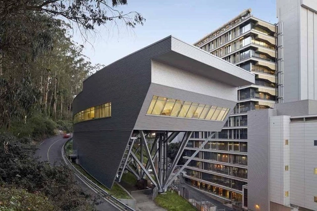 Laboratorios en la Universidad de California / Rafael Viñoly Arquitectos - Universidad, Fachada, Barandas