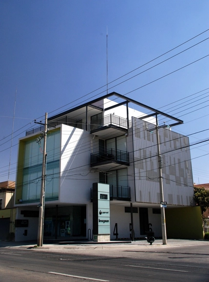 Edificio Atemajac / Taller 5 - Arquitectura De Uso Mixto, Fachada