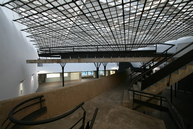 Biblioteca Font de la Mina Sant Adrià del Besòs / Soldevila Arquitectos - Bibliotecas, Fijación Vigas, Barandas