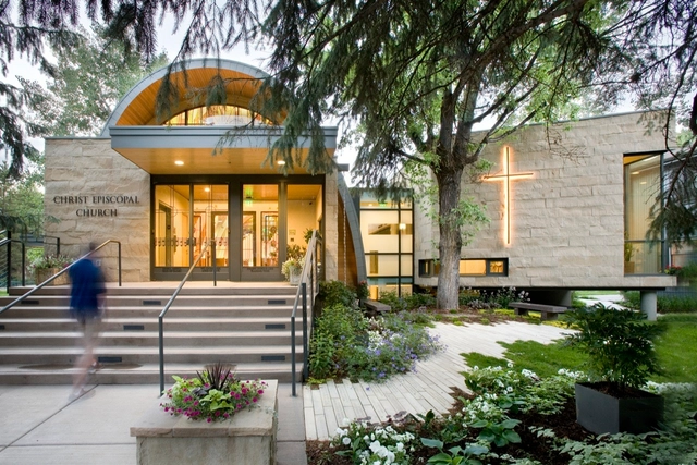 Iglesia Cristo Episcopal / Studio B Architects - Iglesia, Jardín, Fachada, Puerta, Escaleras