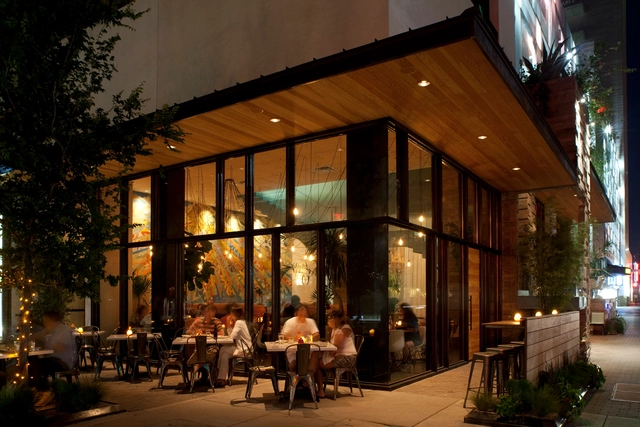 La Condesa / Michael Hsu Office of Architecture - Restaurant, Puerta, Fachada, Sillas, Bancas