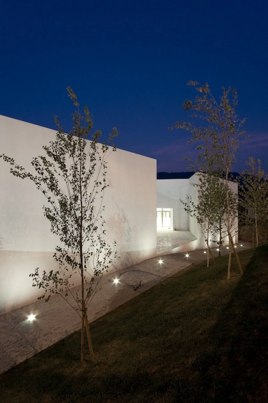 Centro de Llamados Santo Tirso / Aires Mateus - Arquitectura De Oficinas, Fachada