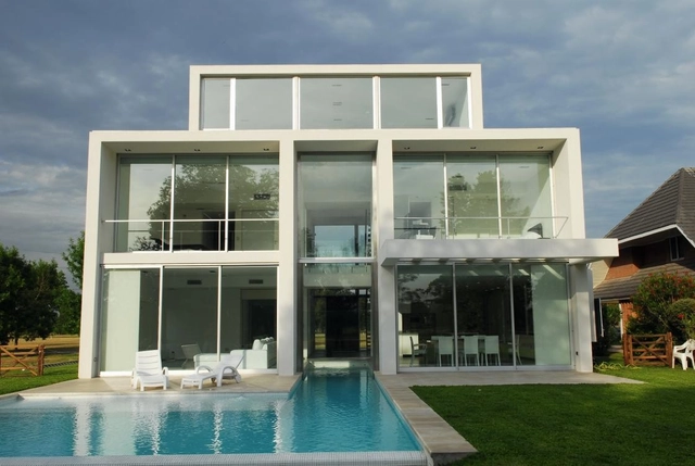 Casa DMM / Santiago Cordeyro Arquitectos - Casas, Patio interior, Fachada, Puerta, Sillas