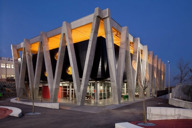 Escuela Secundaria Emidio Navarro / Oficina Ideias em Linha - Escuela Secundaria, Fachada