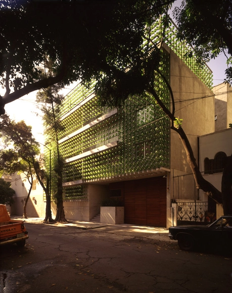 Hesiodo / Hierve Diseñería - Apartamentos, Fachada, Arco, Bancas